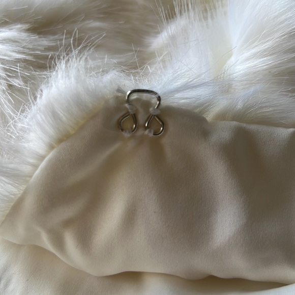 Kenzie faux fur sweater jacket, excellent condition, pretty soft white ‘fur’ - Picture 6 of 6